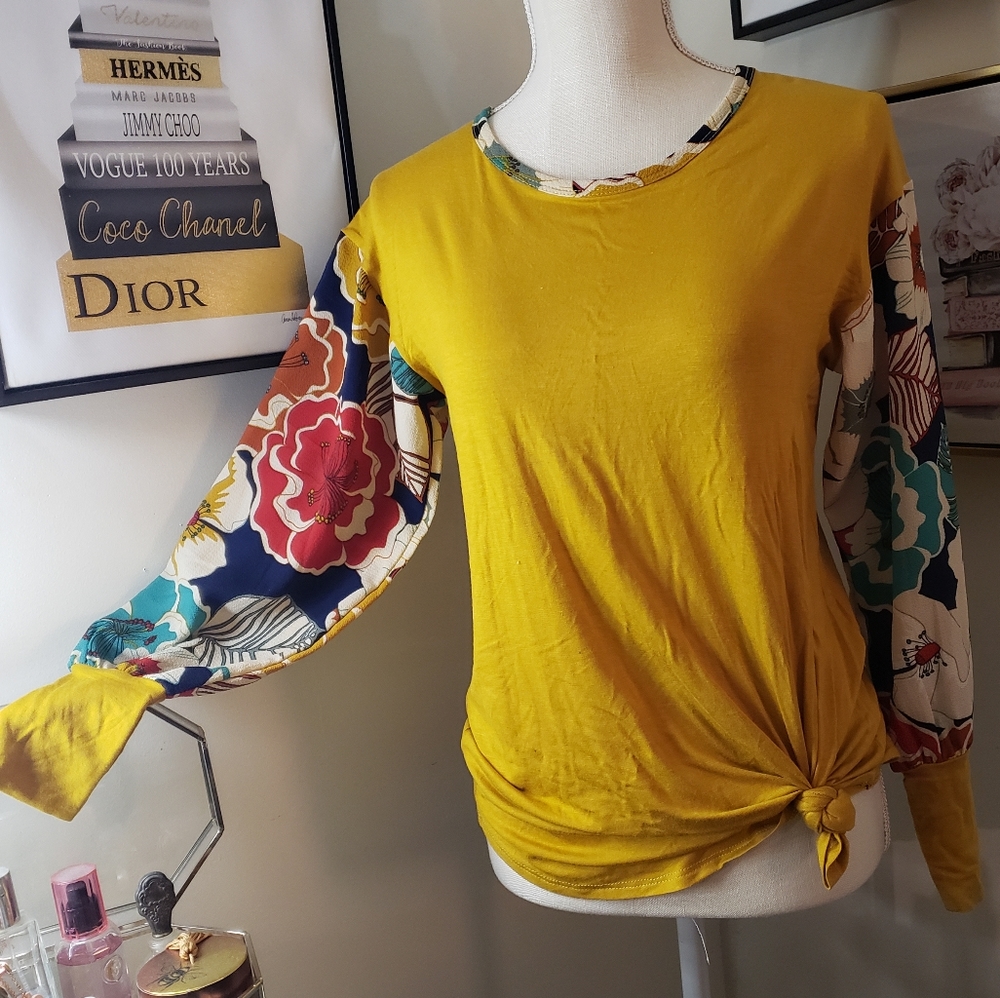 Mai Soli top small beutiful mustard and floral - Picture 2 of 8